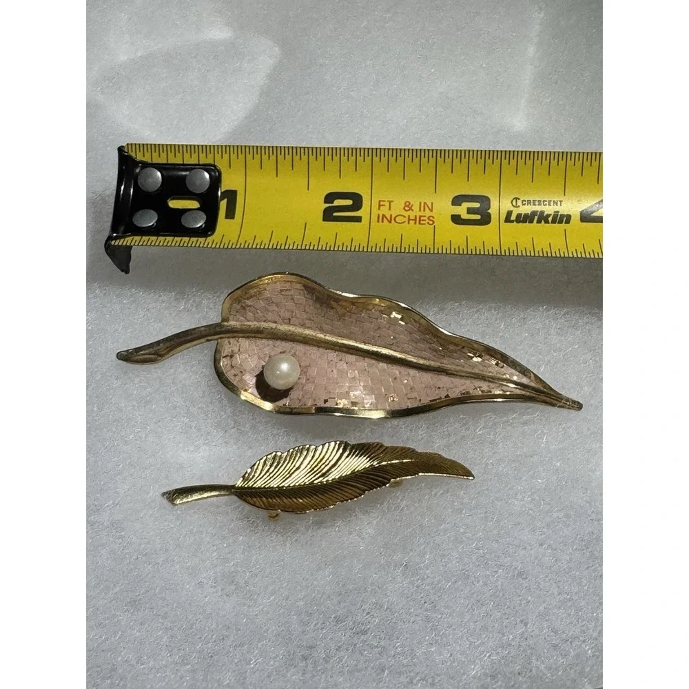2 Piece Lot Of Vintage Gold Tone Leaf With Faux‎ Pearls Lapel Hat Pin Brooch